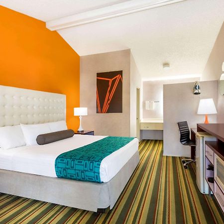 Howard Johnson By Wyndham Phoenix Airport/Downtown Area Extérieur photo