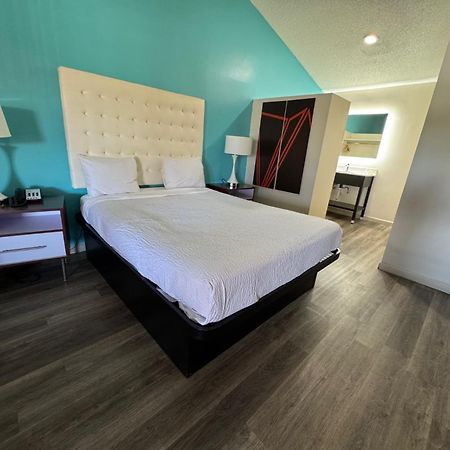 Howard Johnson By Wyndham Phoenix Airport/Downtown Area Extérieur photo