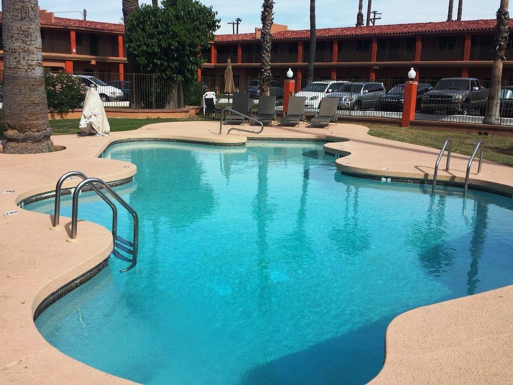 Howard Johnson By Wyndham Phoenix Airport/Downtown Area Extérieur photo