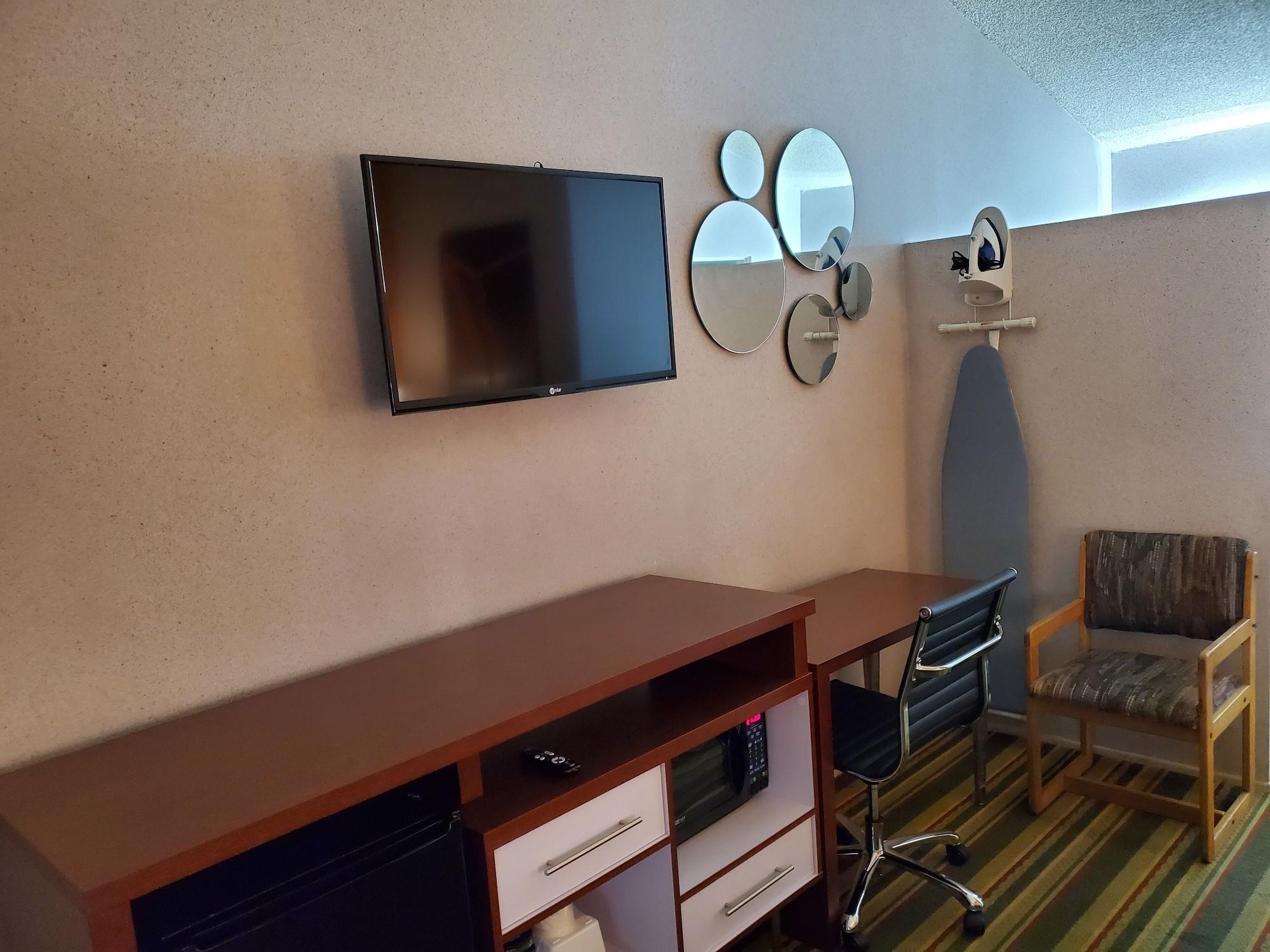 Howard Johnson By Wyndham Phoenix Airport/Downtown Area Extérieur photo