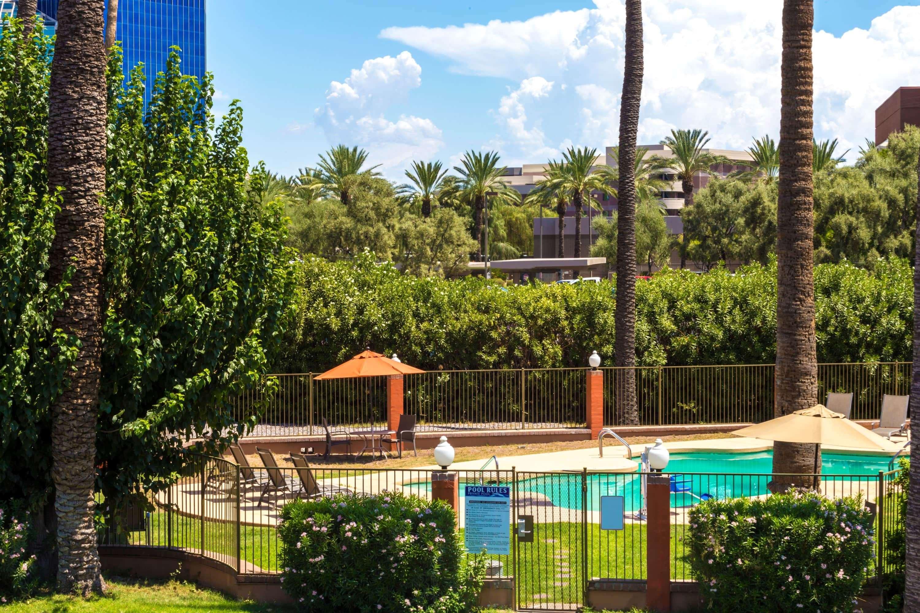 Howard Johnson By Wyndham Phoenix Airport/Downtown Area Extérieur photo
