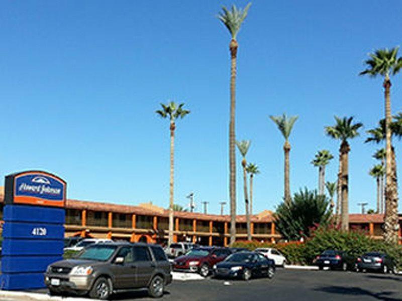 Howard Johnson By Wyndham Phoenix Airport/Downtown Area Extérieur photo