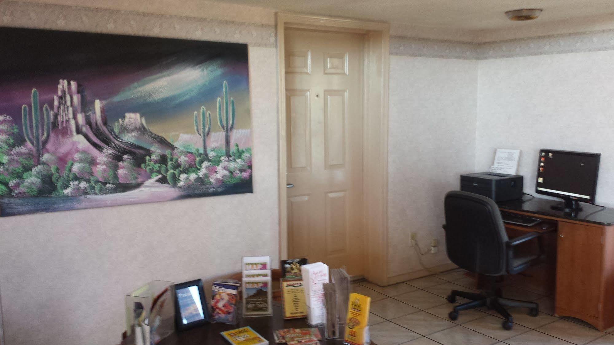 Howard Johnson By Wyndham Phoenix Airport/Downtown Area Extérieur photo